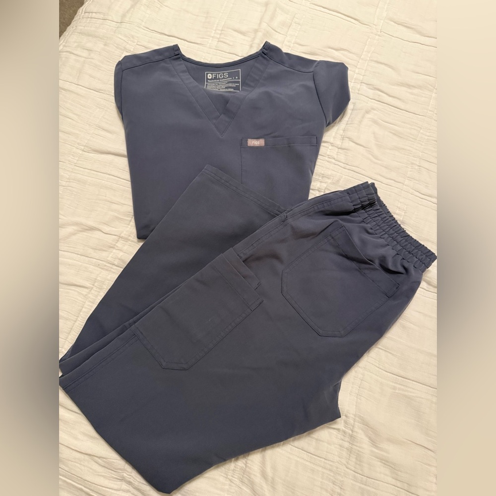FIGS Slate Blue Scrub Set